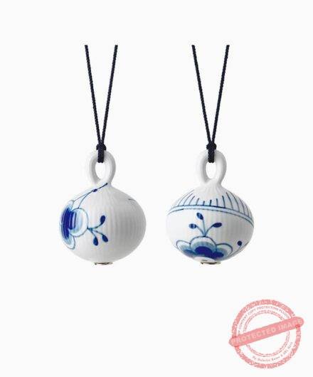 blue-fluted-christmas-bauble.jpeg blue-fluted-christmas-bauble.jpeg