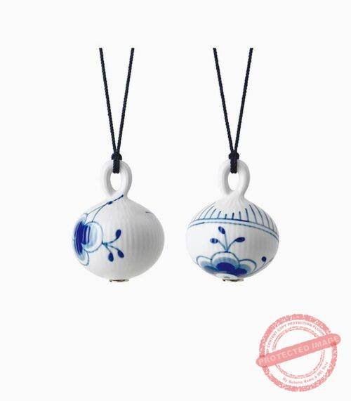 blue-fluted-christmas-bauble.jpeg blue-fluted-christmas-bauble.jpeg