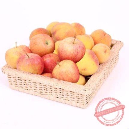 Apples & Peaches Gift Basket by Fresh Fruits for Ramadan | Smilee