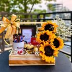 Sunflower Lovers Hamper - Anniversary Gifts | Smilee