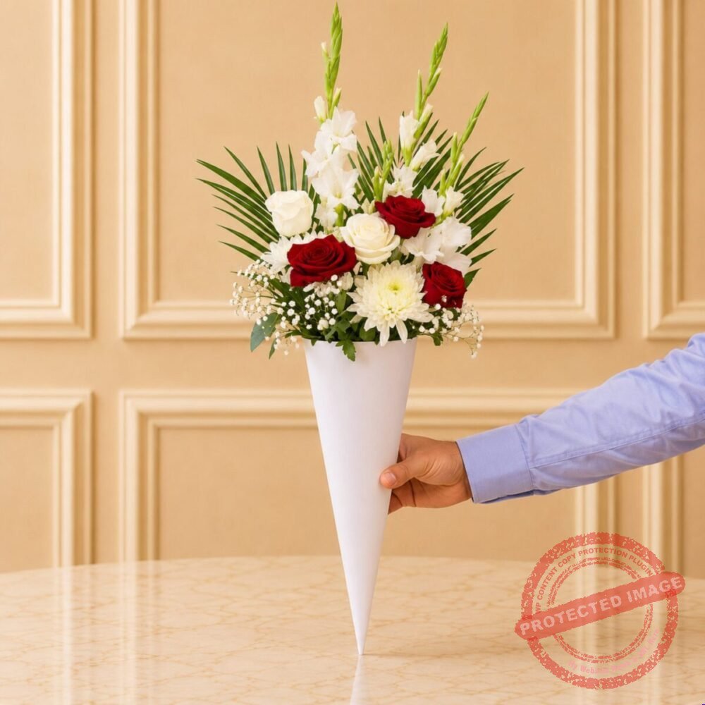 Cone of Love flower arrangement Cone of Love flower arrangement | Smilee