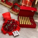 Lovely Gift with Flower Bouquet chocolate gift for Wedding | Smilee