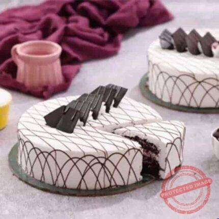 Black Forest Cake from Hobnob | Smilee