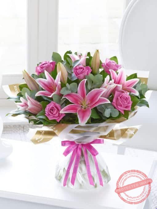 Dreaming in Pink flower arrangement in Lahore Dreaming in Pink flower arrangement in Lahore | Smilee