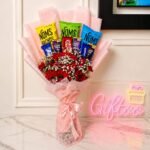 Crunch Bouquet chocolate gift for Valentines Day | Smilee