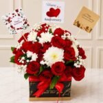 Anniversary Flowers Box in Lahore | Smilee