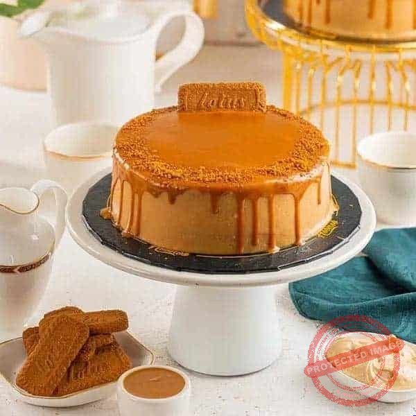 Lotus Cake by Hobnob in Karachi Lotus Cake by Hobnob in Karachi | Smilee