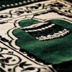 Velvet Prayer Rug - Islamic Gifts | Giftoo Pakistan