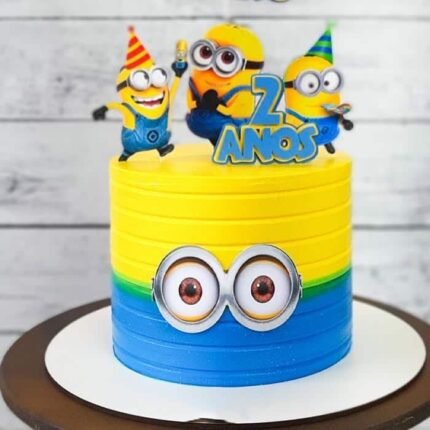 Minion Cake - Cake O’Clock | Giftoo Pakistan